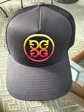 G/FORE Charcoal Mesh Trucker Hat with Rubber Gradient Circle Logo NWT